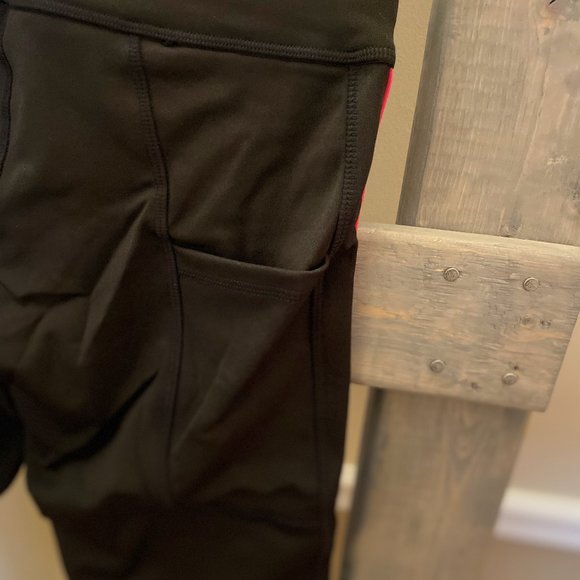 NWT Striped Black Crop Leggings - Picture 2 of 6